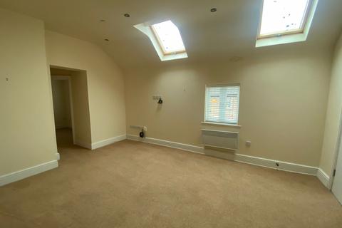 2 bedroom flat to rent, Long Acre, Bingham, Nottinghamshire, NG13