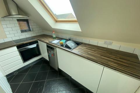 2 bedroom flat to rent, Long Acre, Bingham, Nottinghamshire, NG13