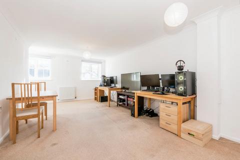 2 bedroom maisonette for sale, Stafford Rise, Caterham CR3