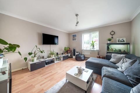 2 bedroom flat for sale, Stanningley Road, Leeds, West Yorkshire, LS12