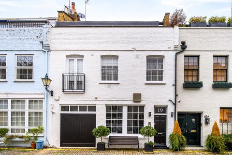 2 bedroom mews for sale, Princes Gate Mews, Knightsbridge