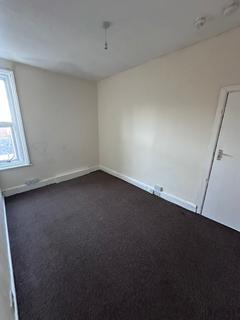 2 bedroom flat to rent, Dickson Road, Blackpool FY1