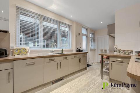 4 bedroom semi-detached house for sale, Styvechale Avenue, Earlsdon, Coventry, CV5