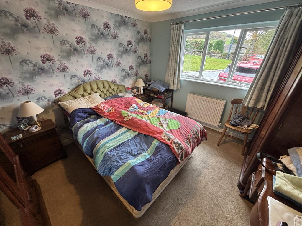 Front bedroom 1
