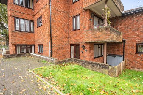 1 bedroom flat for sale, Oakmead Green, Epsom KT18