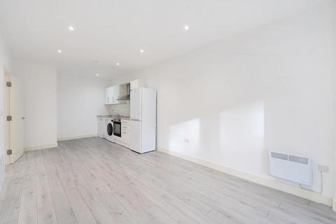 1 bedroom flat for sale, Aylesbury,  Buckinghamshire,  HP19