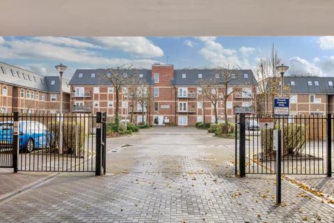 1 bedroom flat for sale, Aylesbury,  Buckinghamshire,  HP19