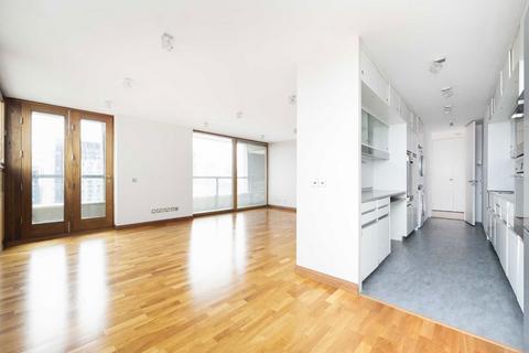 3 bedroom flat to rent, Barbican, London EC2Y