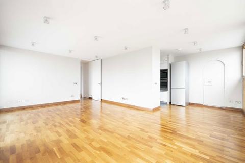 3 bedroom flat to rent, Barbican, London EC2Y