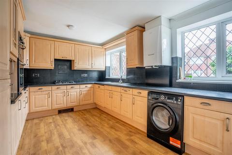 3 bedroom semi-detached house to rent, North Lane, York