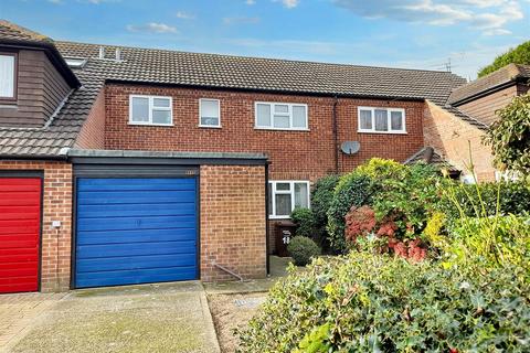 3 bedroom terraced house for sale, Goodhew Close, Yapton