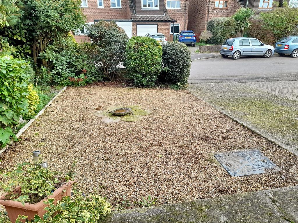 Front garden new.jpg