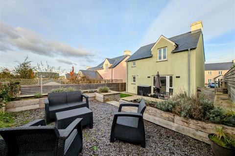 undefined, Swn-y-Nant, Newport