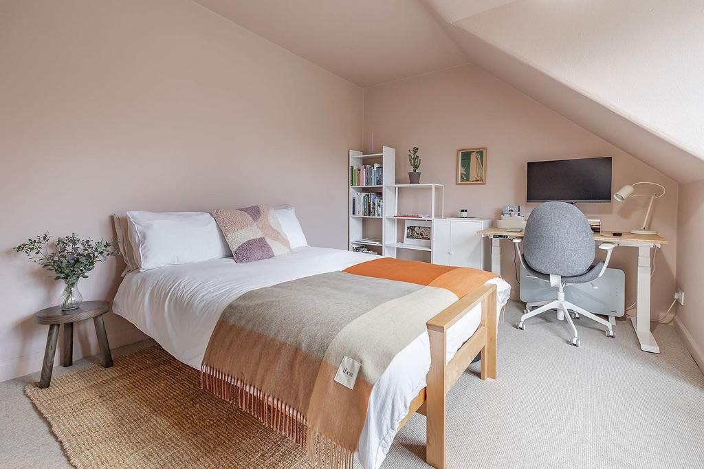 24. Principal Bedroom
