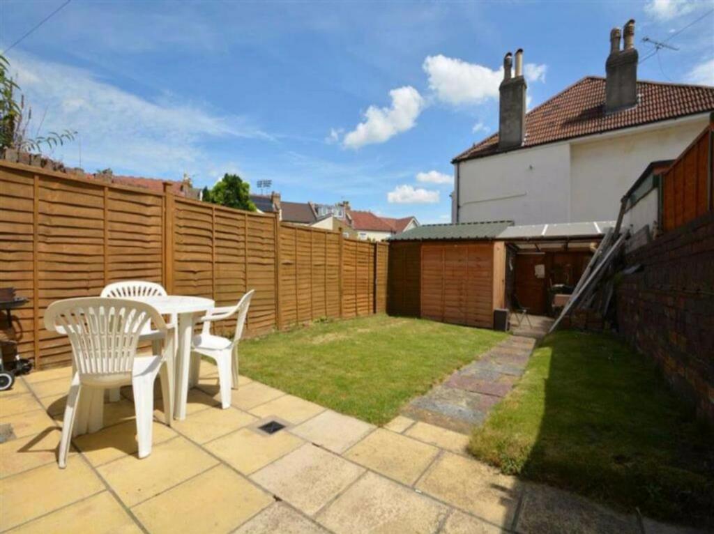 A spacious and well maintained garden perfect f...