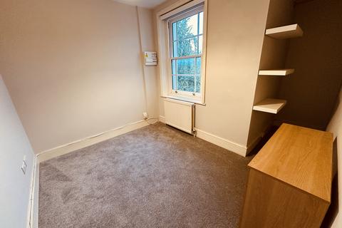 4 bedroom flat to rent, Prince Of Wales Road, London NW5