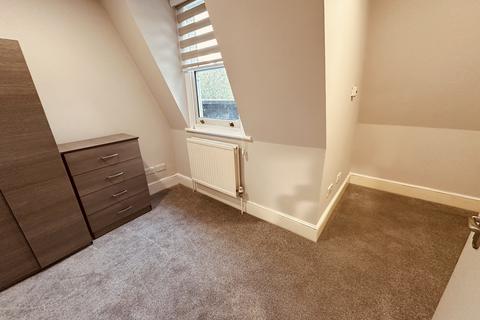 4 bedroom flat to rent, Prince Of Wales Road, London NW5