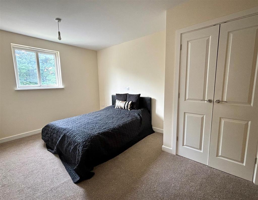 Bedroom 1.jpg