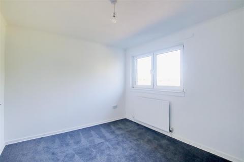 3 bedroom flat to rent, Kippen Street, Airdrie