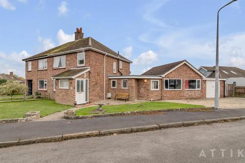 5 bedroom semi-detached house for sale, Queens Drive, Halesworth