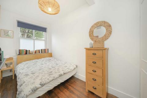 2 bedroom flat for sale, Stanlake Road, London W12