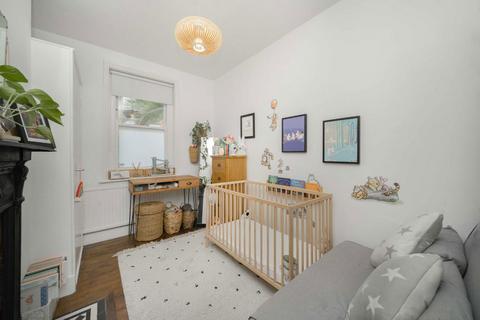 2 bedroom flat for sale, Stanlake Road, London W12