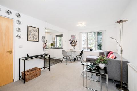 1 bedroom retirement property for sale, Westminster Court, Cambridge Park, Wanstead