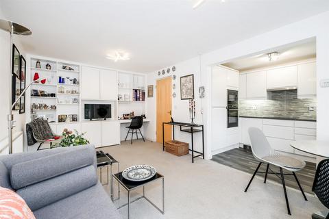 1 bedroom retirement property for sale, Westminster Court, Cambridge Park, Wanstead