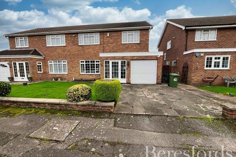 4 bedroom semi-detached house for sale, Tadlows Close, Upminster, RM14