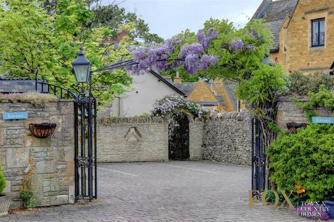 8 bedroom house for sale, Evesham Road, Stow On The Wold GL54