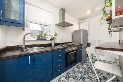 1 bedroom flat for sale, Holly Road, Twickenham TW1