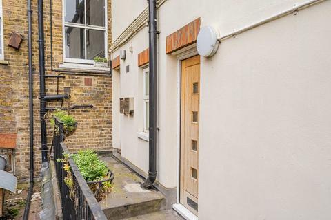 1 bedroom flat for sale, Holly Road, Twickenham TW1