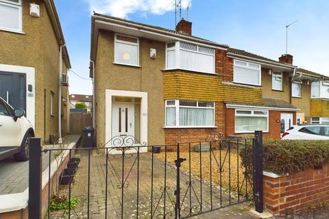 3 bedroom end of terrace house for sale, Yew Tree Drive, Bristol BS15