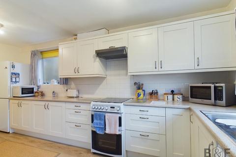 3 bedroom end of terrace house for sale, Yew Tree Drive, Bristol BS15