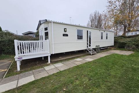 2 bedroom holiday park home for sale, Napier Road, Poole BH15