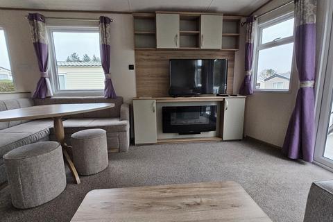 2 bedroom holiday park home for sale, Napier Road, Poole BH15