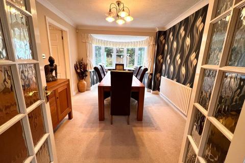 25 Camelot Way, Northampton, NN5 4BG