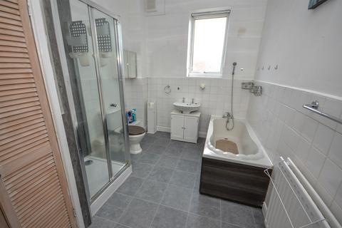 3 bedroom terraced house to rent, Osborne Avenue, South Shields