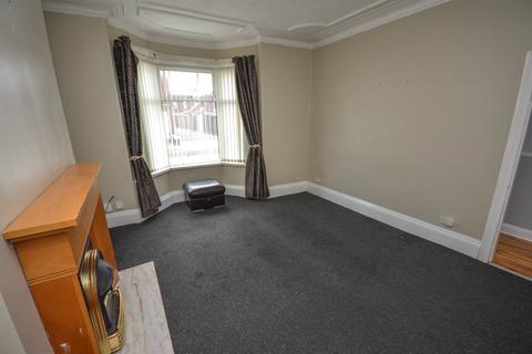 3 bedroom terraced house to rent, Osborne Avenue, South Shields