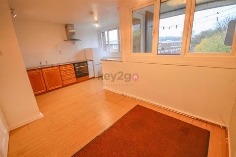 2 bedroom maisonette to rent, Cliff Street, S11