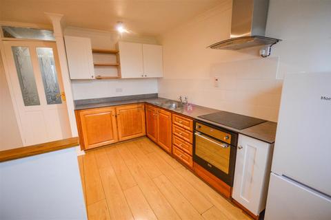 2 bedroom maisonette to rent, Cliff Street, S11