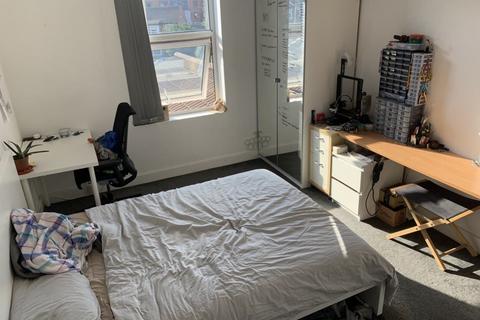 2 bedroom apartment to rent, Leeds LS2