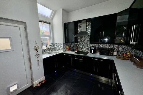 2 bedroom end of terrace house for sale, Lightbown Avenue, Blackpool FY3