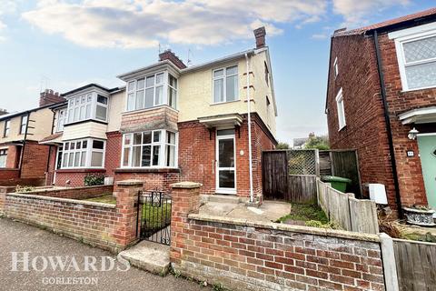 3 bedroom semi-detached house for sale, Roslyn Road, Gorleston