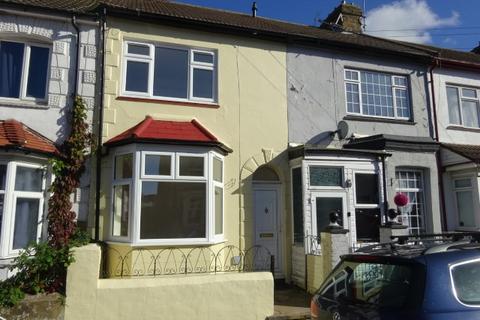 3 bedroom terraced house to rent, Seaview Road, Gillingham ME7