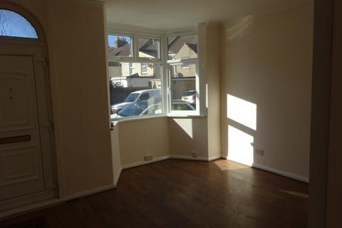 3 bedroom terraced house to rent, Seaview Road, Gillingham ME7