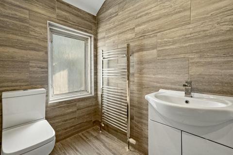 15 Bridge Road, London, NW10 9DG