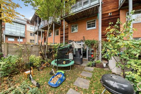 153 Windmill Road, Slough, SL1 3SW