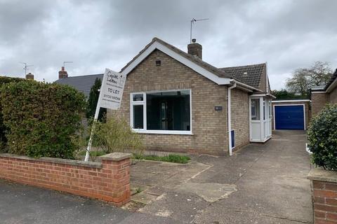 3 bedroom detached bungalow to rent, Ellwood Avenue, Peterborough, PE2