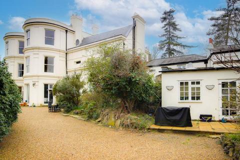 3 bedroom terraced house to rent, Forty Hill, Enfield, EN2